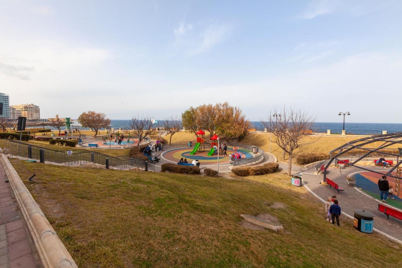 Spacious Seafront Apt With Living, Sofa, Wifi & Ac By 360 Estates Sliema Exterior photo