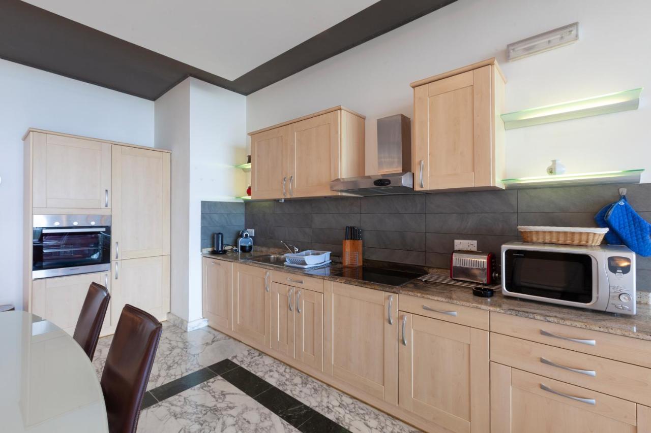 Spacious Seafront Apt With Living, Sofa, Wifi & Ac By 360 Estates Sliema Exterior photo